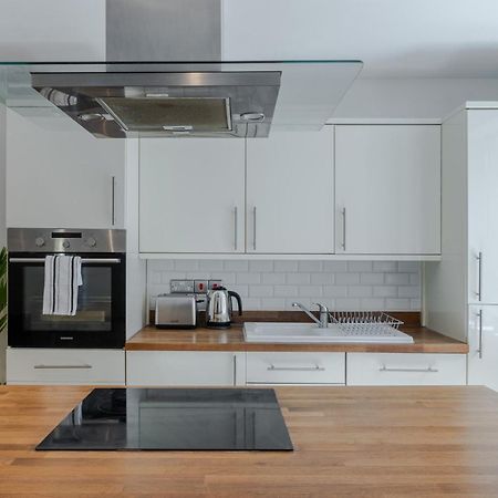 Stylish Two Bedroom Apartment By Central London With Garden Eksteriør bilde