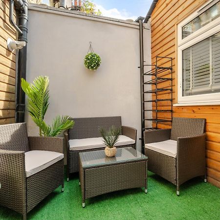 Stylish Two Bedroom Apartment By Central London With Garden Eksteriør bilde
